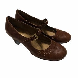 Aerosoles caricature Mary Janes